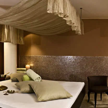 Grandhotel Business-wellness & Gourmet 호텔