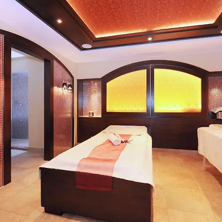 Otel Grandhotel Business-wellness & Gourmet