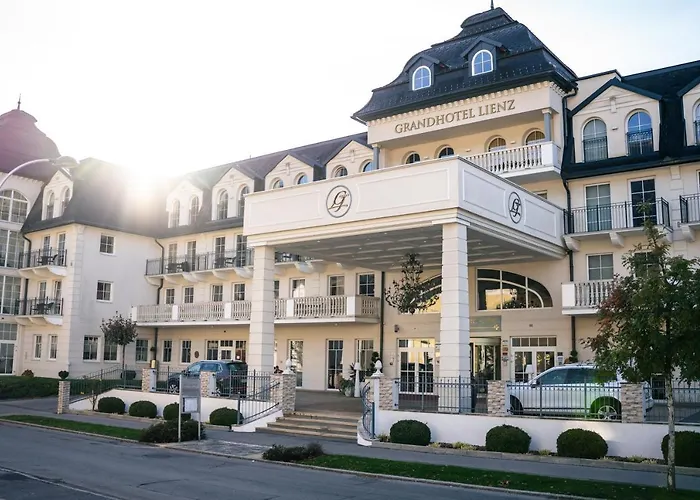 Grandhotel Business-wellness & Gourmet Otel Lienz
