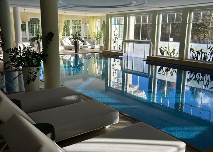 Grandhotel Business-wellness & Gourmet Otel Lienz