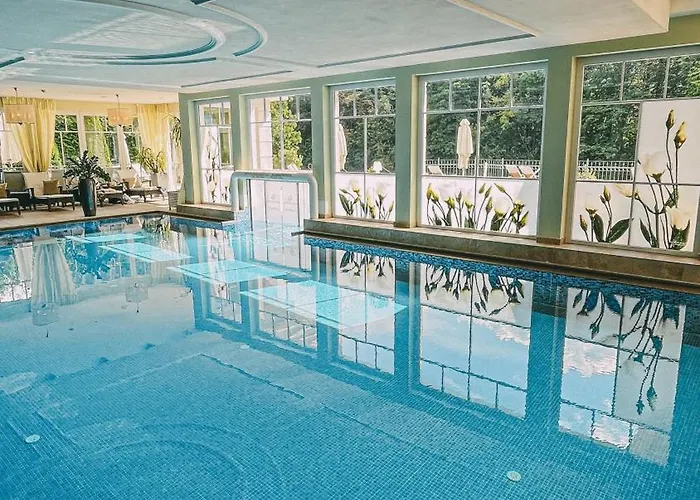 Grandhotel Business-wellness & Gourmet 5* لينز