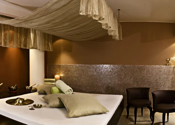 Grandhotel Business-wellness & Gourmet ホテル