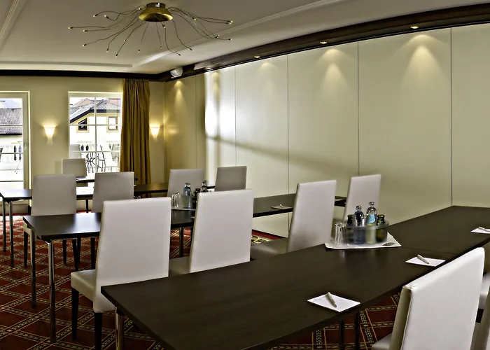 Grandhotel Business-wellness & Gourmet فندق