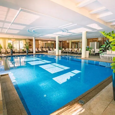 Grandhotel Business-wellness & Gourmet Hotel