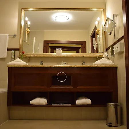 Grandhotel Business-wellness & Gourmet Hotel 5*