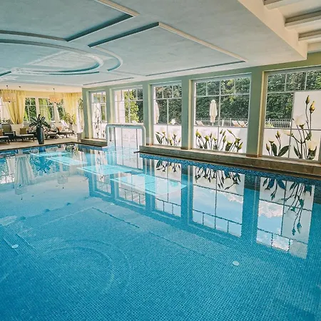 Grandhotel Business-wellness & Gourmet 5* Lienz